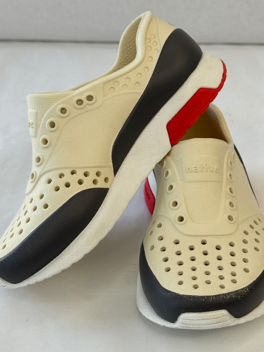 Native Lennox Block Kids Girls Boys Slipe On Light Weight Water Shoes Sz. 7 C